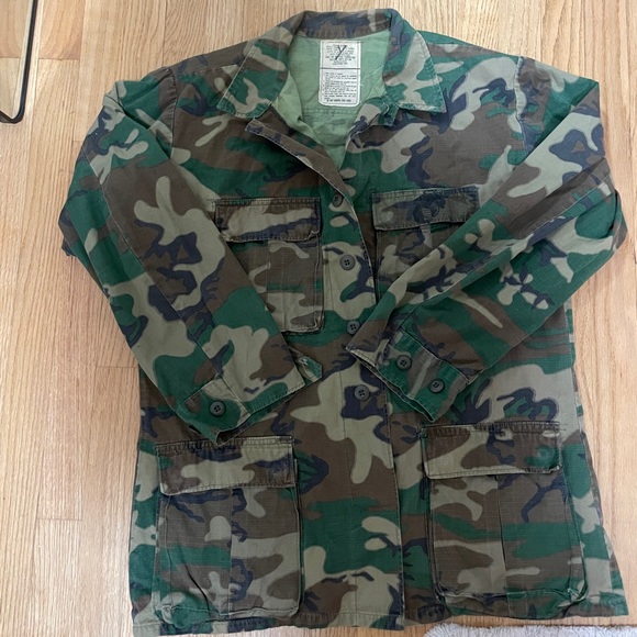 military fatigues - Picture 1 of 7